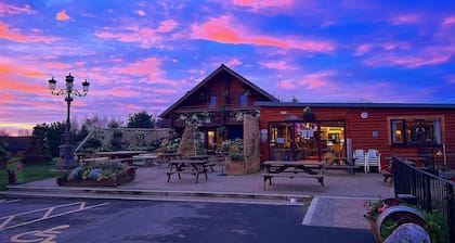 The Aurora Lodge