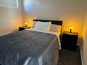 Family Villa | 5 bedrooms, iron/ironing board, free WiFi, bed sheets - Sydney Blue mountain Retreat (Kingswood)