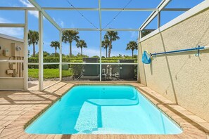 Piscina all'aperto, una piscina riscaldata