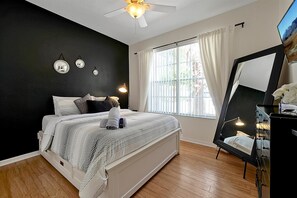 3 bedrooms, desk, iron/ironing board, free WiFi - Magical Serenity Villa in Orlando (Clermont)