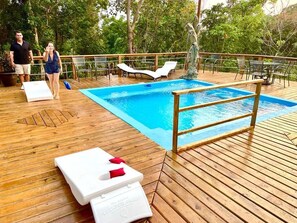 Pool - Utila slumber party suite sleeps up to 12! (Utila)