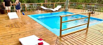 Utila slumber party suite sleeps up to 12!