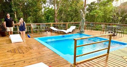 Utila slumber party suite sleeps up to 12!