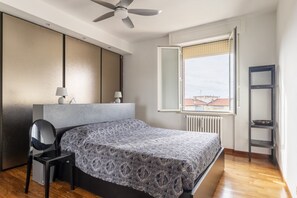 2 chambres, fer et planche à repasser, accès Internet