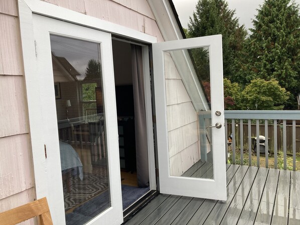 Exterior detail - Stand Alone Cozy Carriage House in a quiet Ballard Neighborhood many amenities  (Seattle)