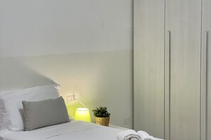 2 bedrooms, iron/ironing board, WiFi, bed sheets - Bnbook Minotti Rho Fiera (Rho)