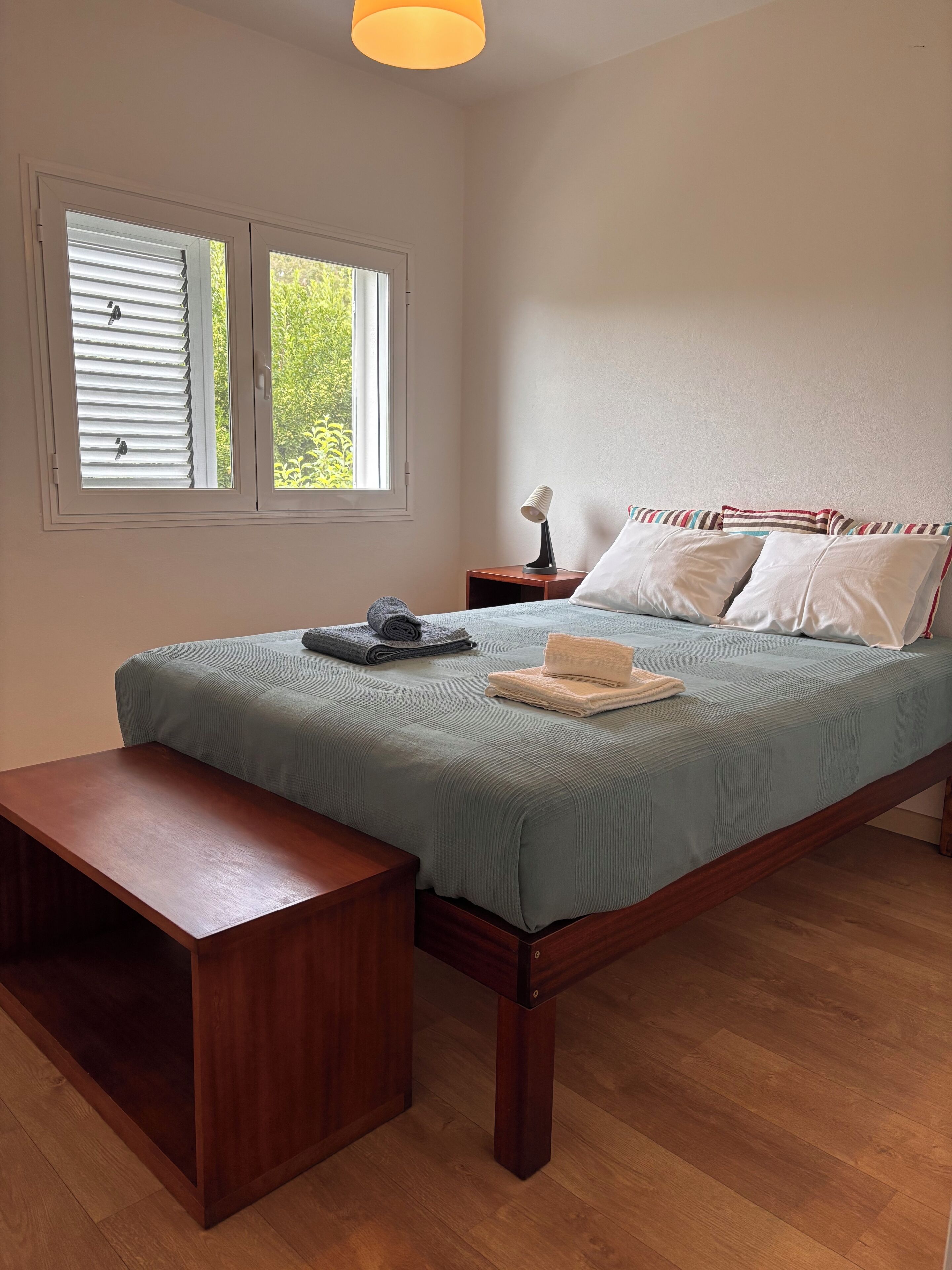 3 chambres, fer et planche à repasser, lit parapluie, Wi-Fi gratuit