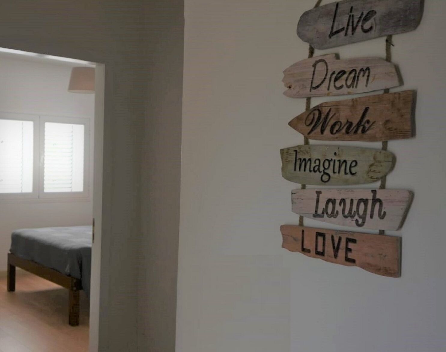 3 slaapkamers, een strijkplank/strijkijzer, reisbedje, gratis wifi