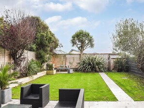 Property grounds - A beautifully presented, spacious holiday home. (Newquay)