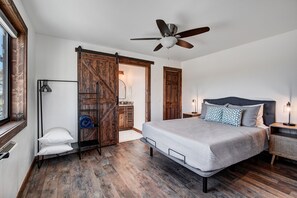 3 Schlafzimmer, Schreibtisch, Reisekinderbett, kostenloses WLAN