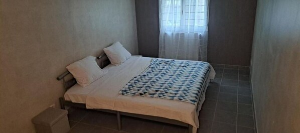 1 bedroom, WiFi, bed sheets