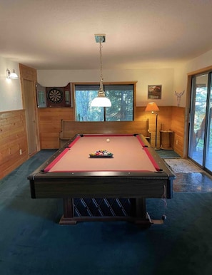 Spielezimmer