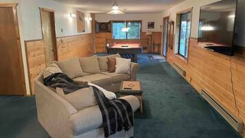 Smart-tv och eldstad