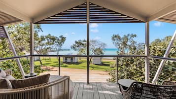 ๋๋ญ์ค ์บ๋น, ์นจ์ค 2๊ฐ (Waterfront Sleeps 4) | ์๋ฐ ์์ค์ ์ ๋ง