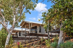 Deluxe Waterfront Studio Sleeps 2 | Balcony