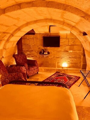 Standard Room | Premium bedding, free minibar items, free WiFi, bed sheets - Yohannes Stone Cappadocia (Ürgüp)