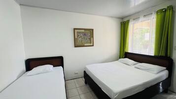 Caja de seguridad en la habitación, wifi gratis y ropa de cama