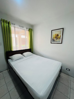 Basic Double or Twin Room | In-room safe, free WiFi, bed sheets - Hotel Cabinas El Coral (Jacó)