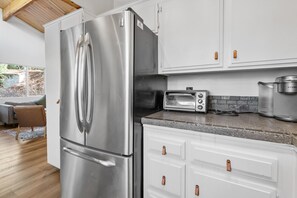 Basic Cabin | Private kitchen | Electric kettle - Mi Casa Es Su Casa (Big Bear Lake)