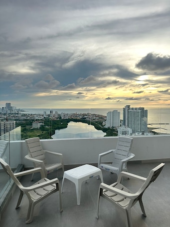 Property grounds. Disfruta Hermoso Condominio en Cartagena con Vista Mar Caribe! Playa a 2 Minutos
