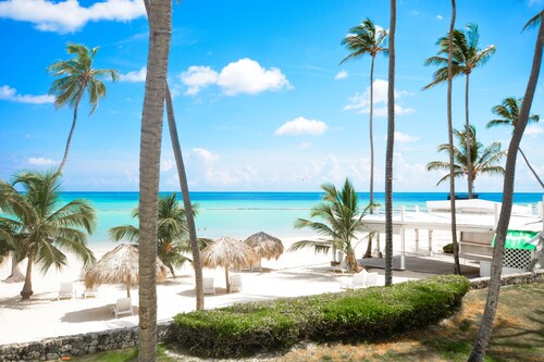 Playa Turquesa G-201 Premier Beachfront FRONTLINE Ocean View 100mbps Wifi