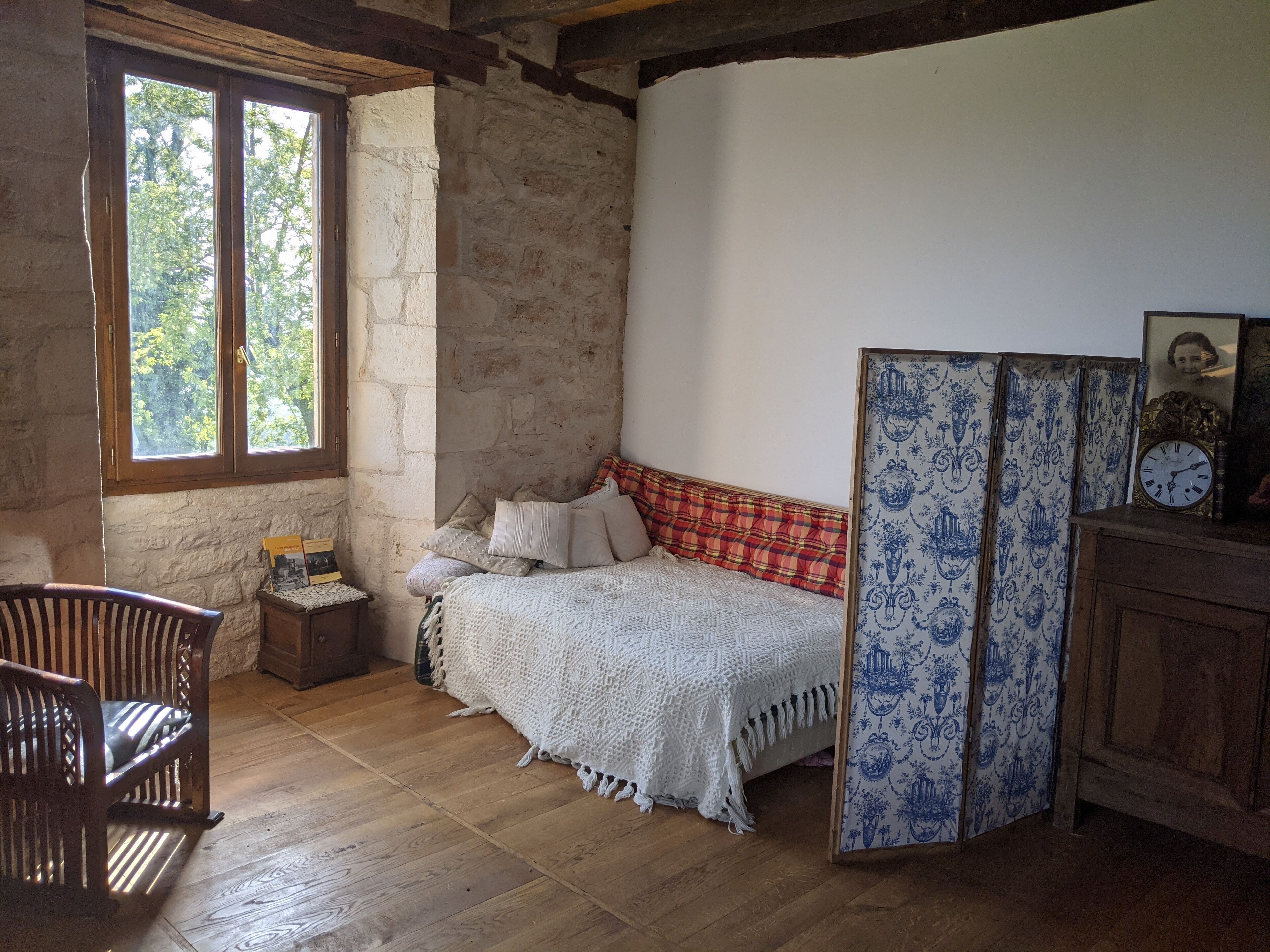 4 bedrooms, bed sheets