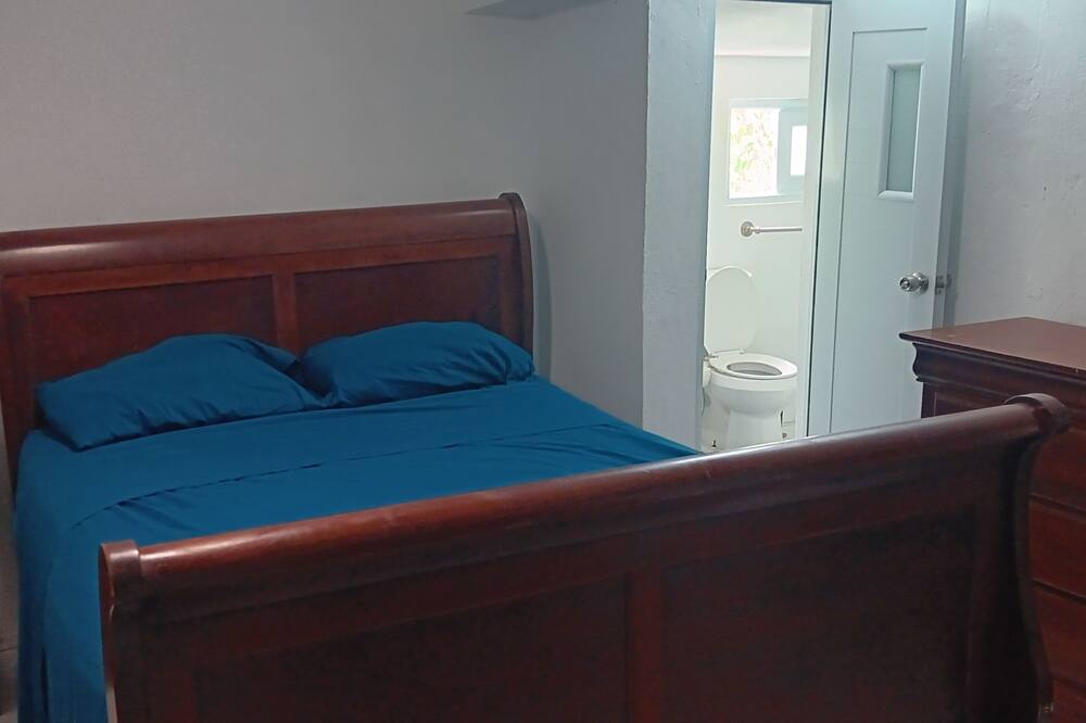 Get some fresh air on a house near the Yunque rain forest. Pets & 4\/20 friendly