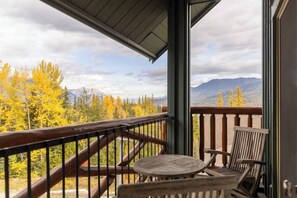 Property grounds - Luxury 2 Bedrooms Right On The Slopes (Fernie)