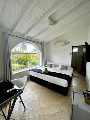 1 bedroom, desk, laptop workspace, free WiFi