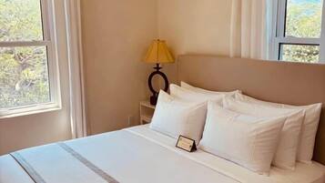 7 bedrooms, desk, free WiFi