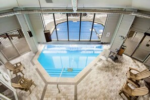 Una piscina techada, una piscina climatizada