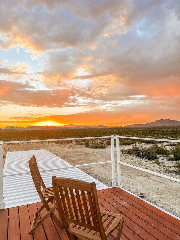 Terrace/patio - Glow House Terlingua Texas  (Terlingua)