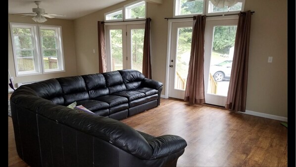 Living area - Cozy and quiet, but close to all the good stuff. Amazing mountain view. (Winfield)