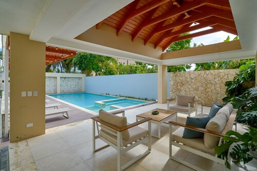 Caribbean Beachside Heaven Apartment