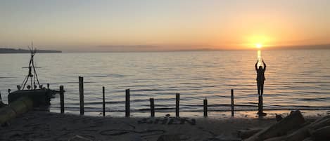 Espreguiçadeiras, toalhas de praia