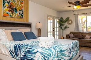 3 bedrooms, bed sheets - Tiki Oasis (Lake Havasu City)