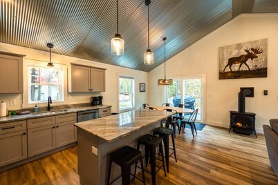 Up Country Cabin · Moosehead Lake: A/C + Ping Pong