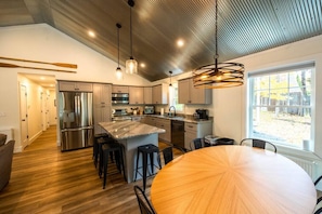 Dining - Up Country Cabin · Moosehead Lake: A/C + Ping Pong (Greenville Junction)