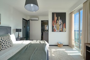 1 dormitorio, tabla de planchar con plancha, wifi y ropa de cama