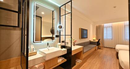 Changsheng Hotel