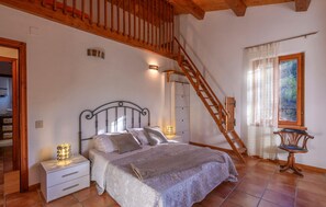 3 habitaciones, cuna de viaje, wifi gratis y ropa de cama 