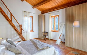 3 bedrooms, travel crib, free WiFi