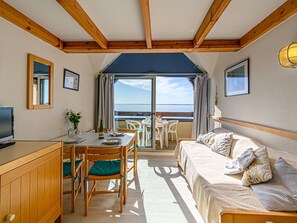 Interior - Lovely apartment for 3 guests with WIFI, TV, terrace and pets allowed (Carnac)