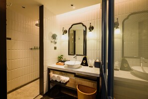 Habitación superior | Baño | Zapatillas
