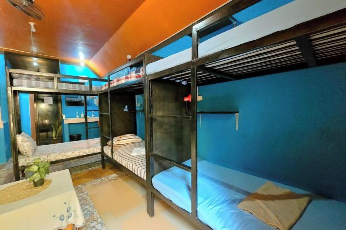 In-room safe, bed sheets
