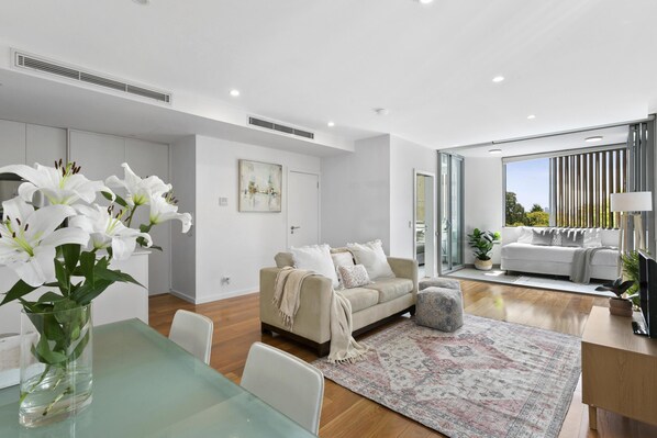 Smart TV - Mosman - MOS28 - Military Road - Modern 1BR + Sunroom Study | Stylish, Light-Filled Central (Mosman)
