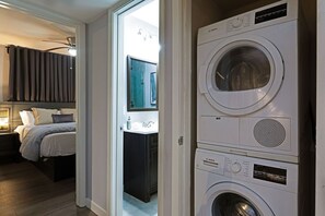 Interior - 2BR The TMC Flats 03! Hermann Park! Zoo! ⭐️⭐️⭐️⭐️⭐️ (Houston)