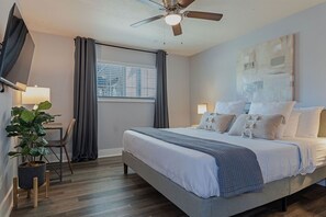 2 sovrum, skrivbord, strykjärn/strykbräda och wi-fi