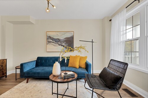 Instaworthy Home - Relaxing Patio w/ BBQ - Pet Friendly