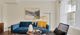 Instaworthy Home - Relaxing Patio w/ BBQ - Pet Friendly